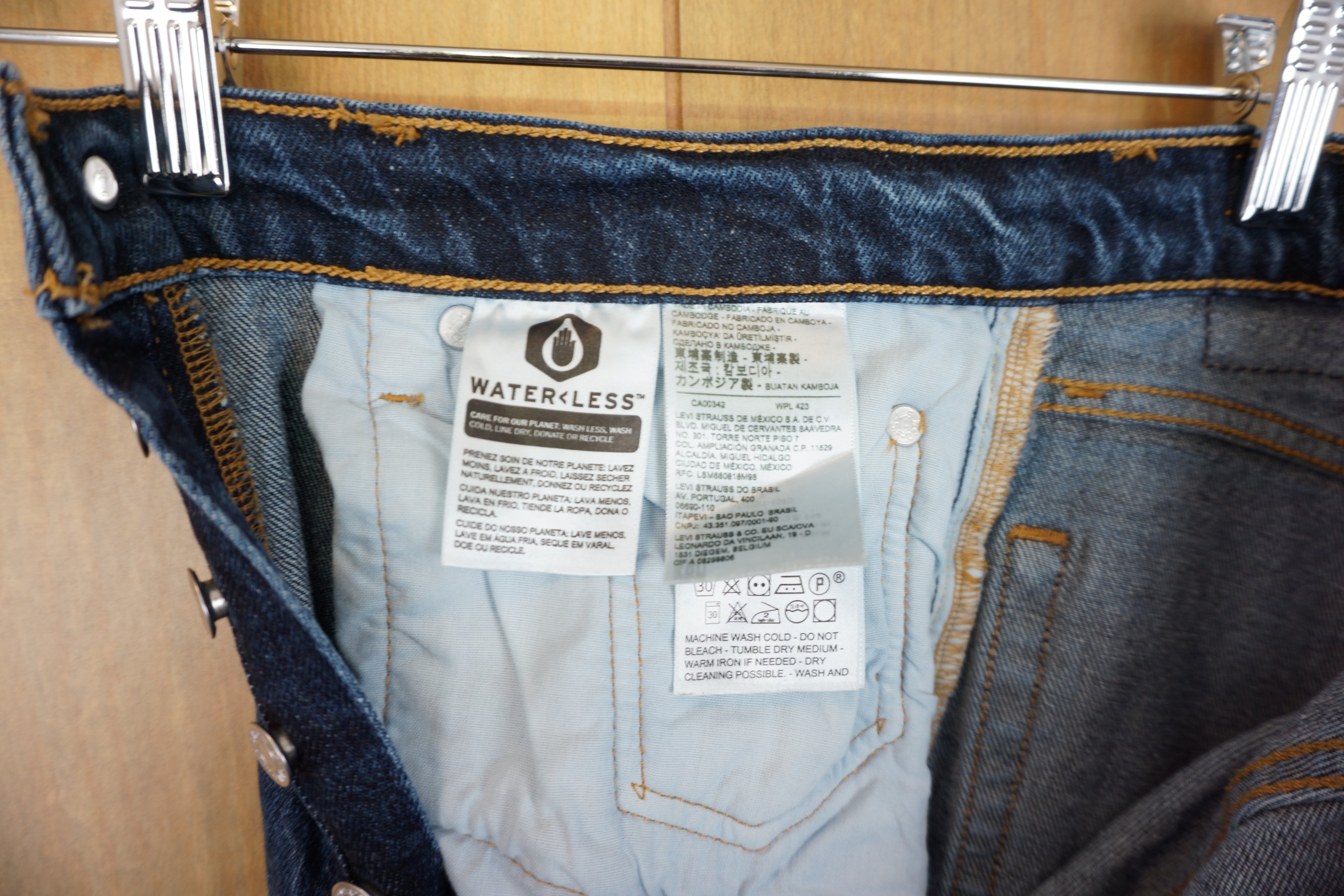 Levi's 501 - Dark Wash - Frayed Hem - 27 x 24